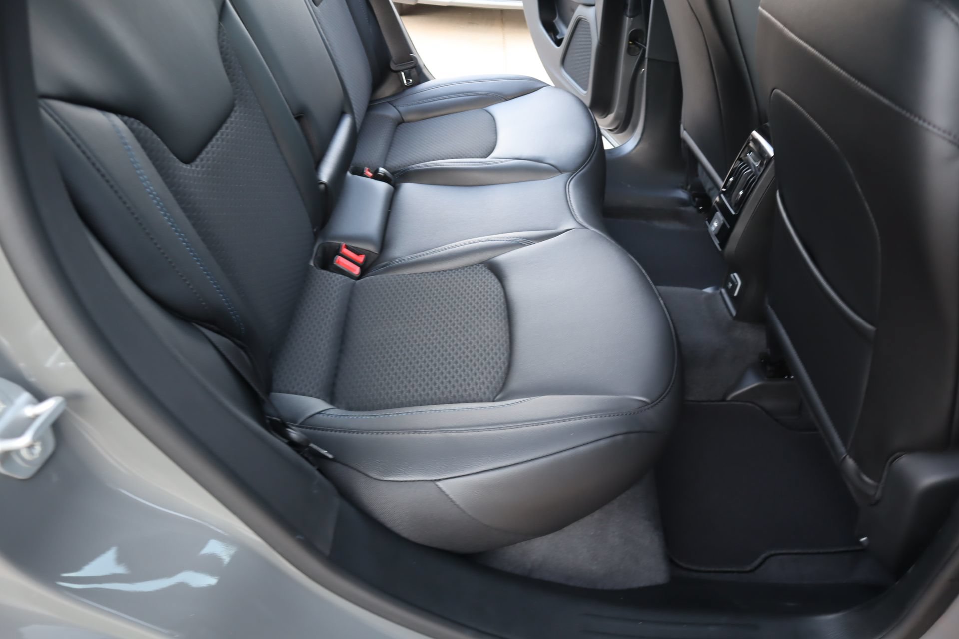New 2026 Jeep Compass Latitude AWD/4WD image 14