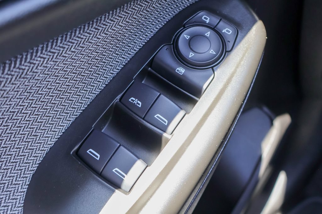 Used 2025 Chevrolet TrailBlazer LT AWD/4WD image 17
