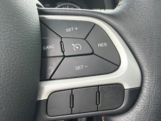 Used 2023 Jeep Renegade Latitude w/ Sun/Sound Group AWD/4WD image 25