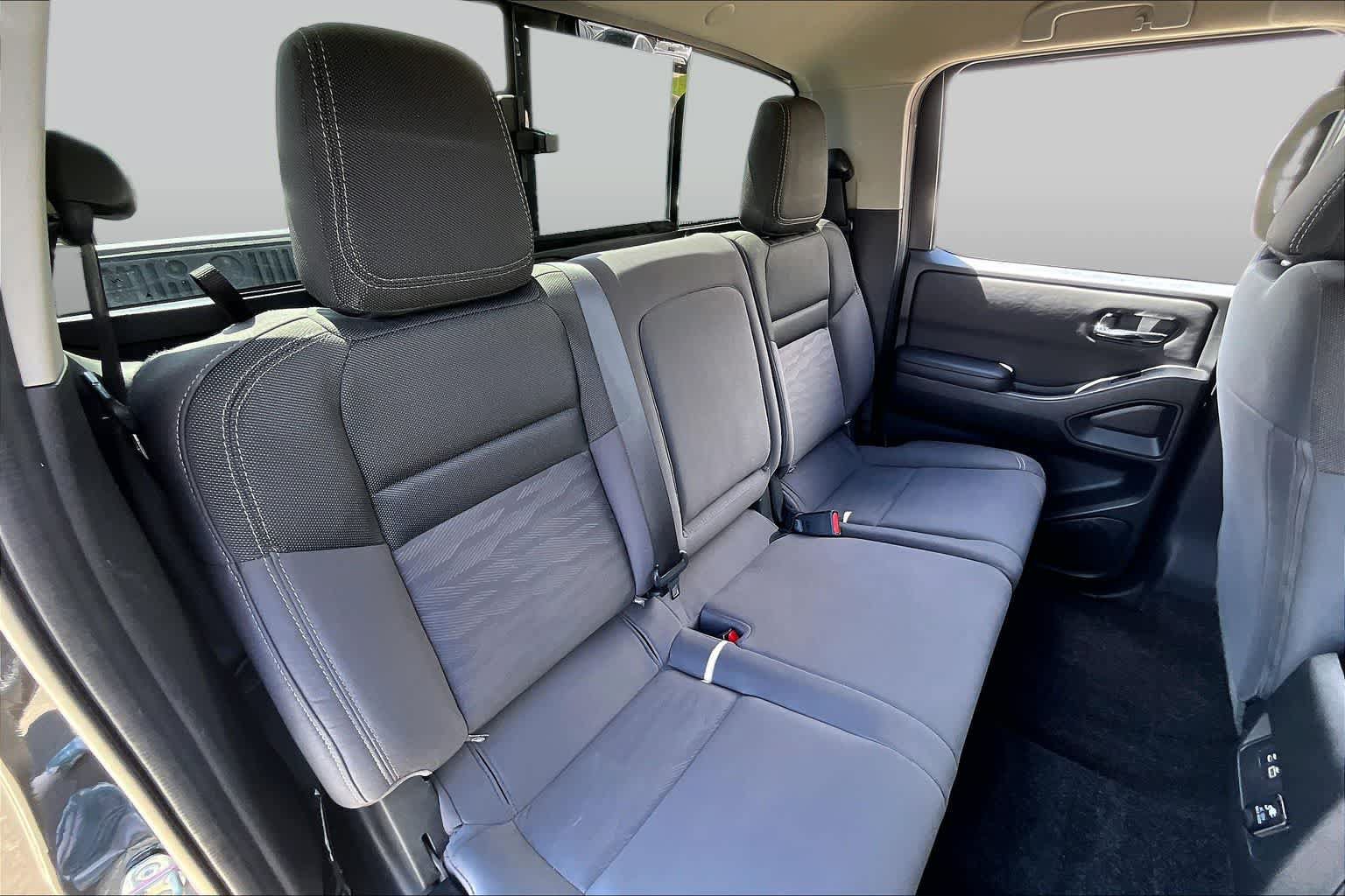 Used 2023 Nissan Frontier SV w/ SV Convenience Package RWD image 18