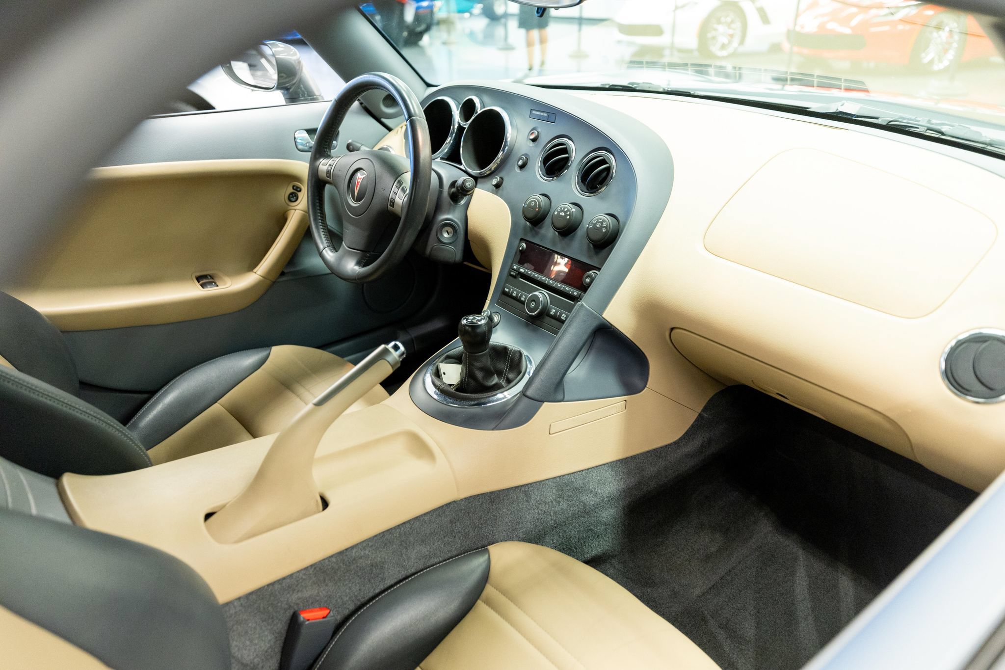 Used 2006 Pontiac Solstice Convertible w/ Premium Package RWD image 10