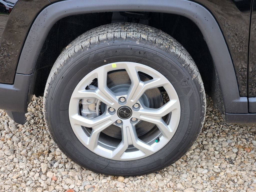 New 2026 Jeep Compass Latitude image 7