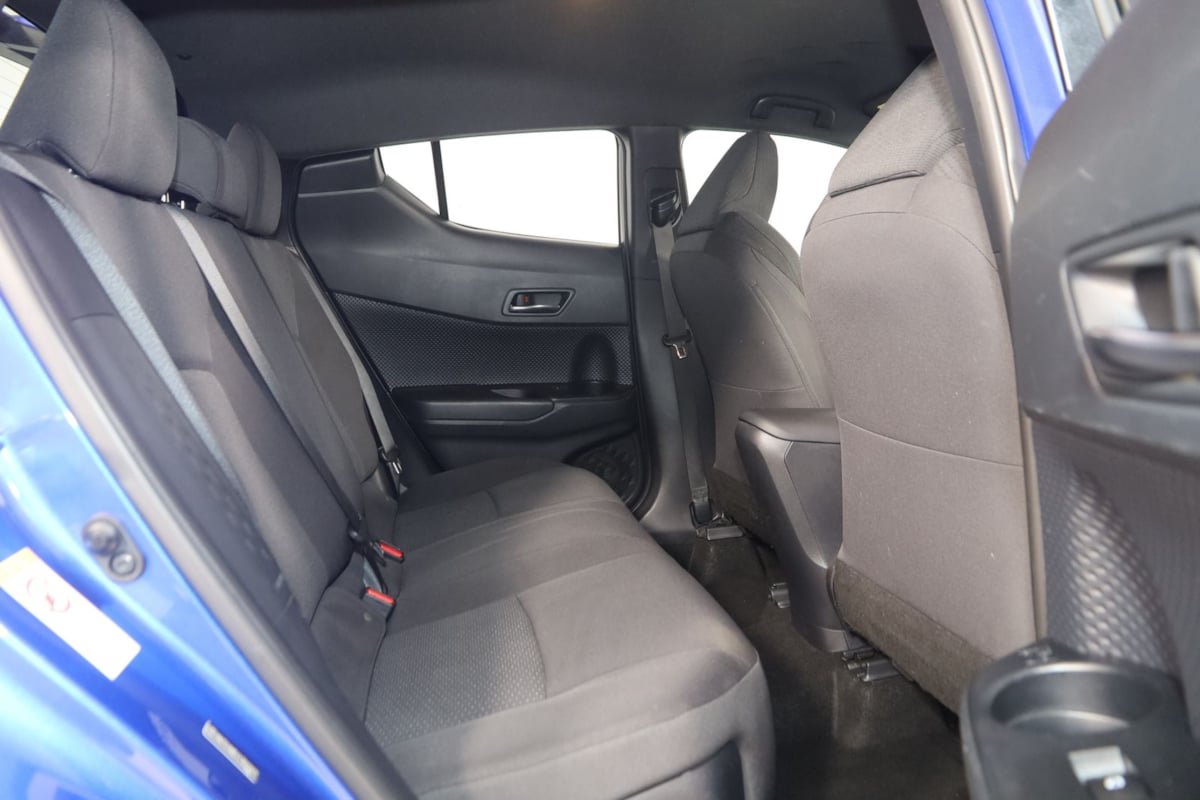 Used 2018 Toyota C-HR XLE FWD image 12