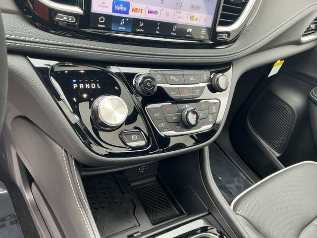 New 2027 Chrysler Pacifica Limited AWD/4WD image 33