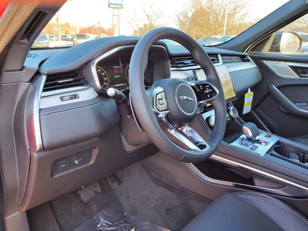 Used 2024 Jaguar F-PACE R-Dynamic S image 18