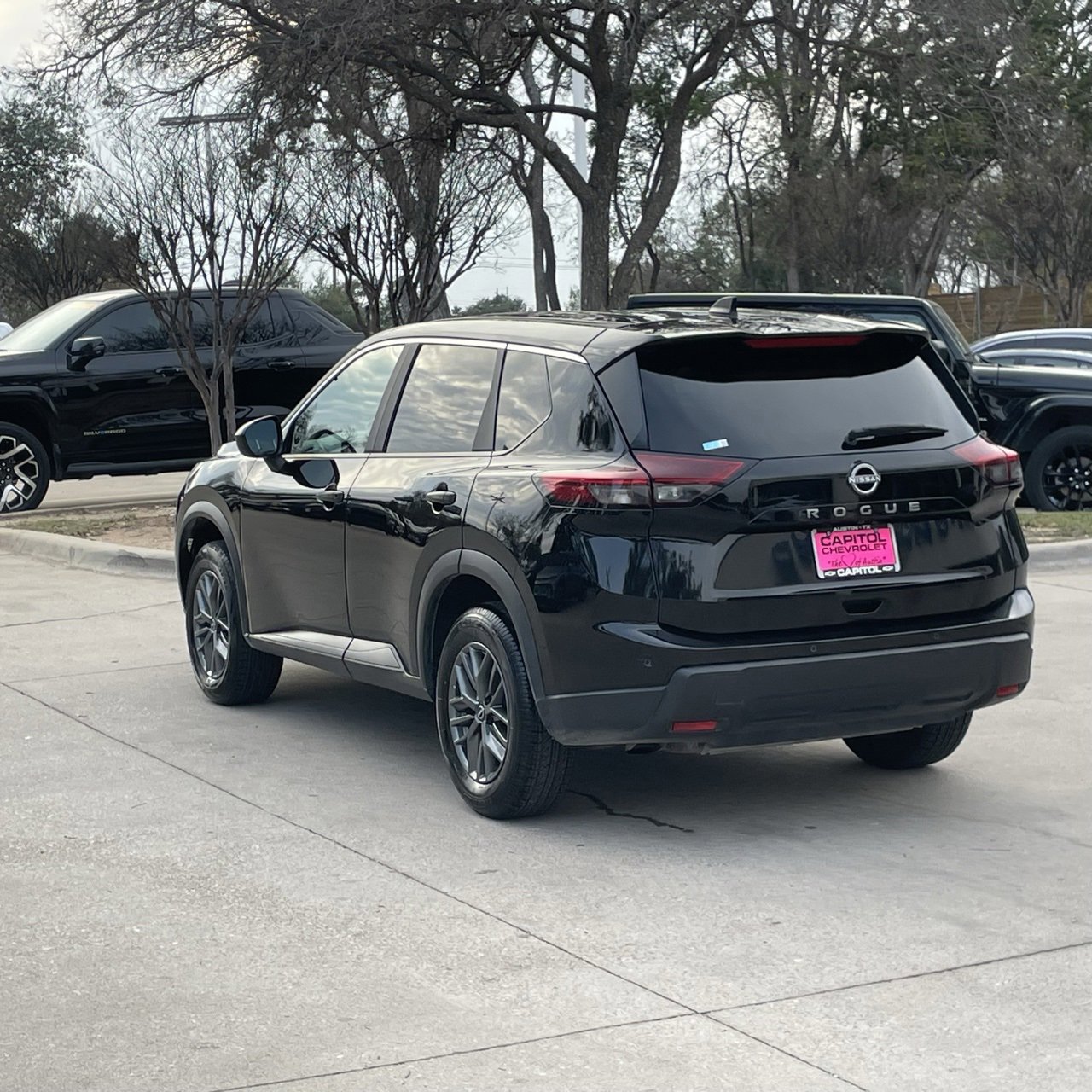 Used 2024 Nissan Rogue S image 4