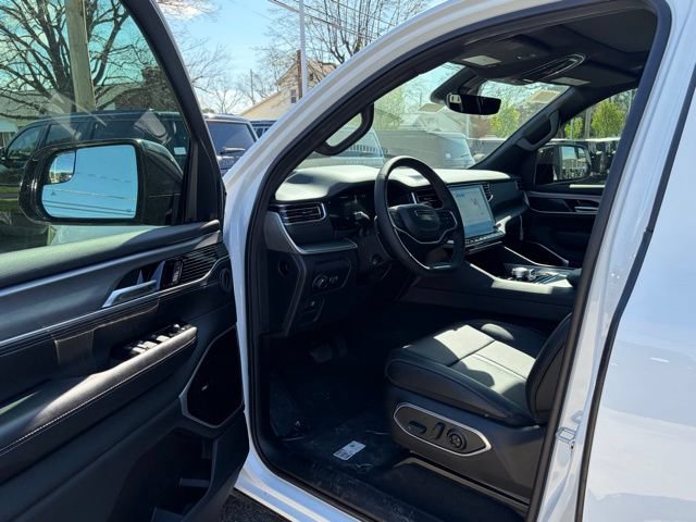 New 2026 Jeep Grand Wagoneer L Limited AWD/4WD image 15