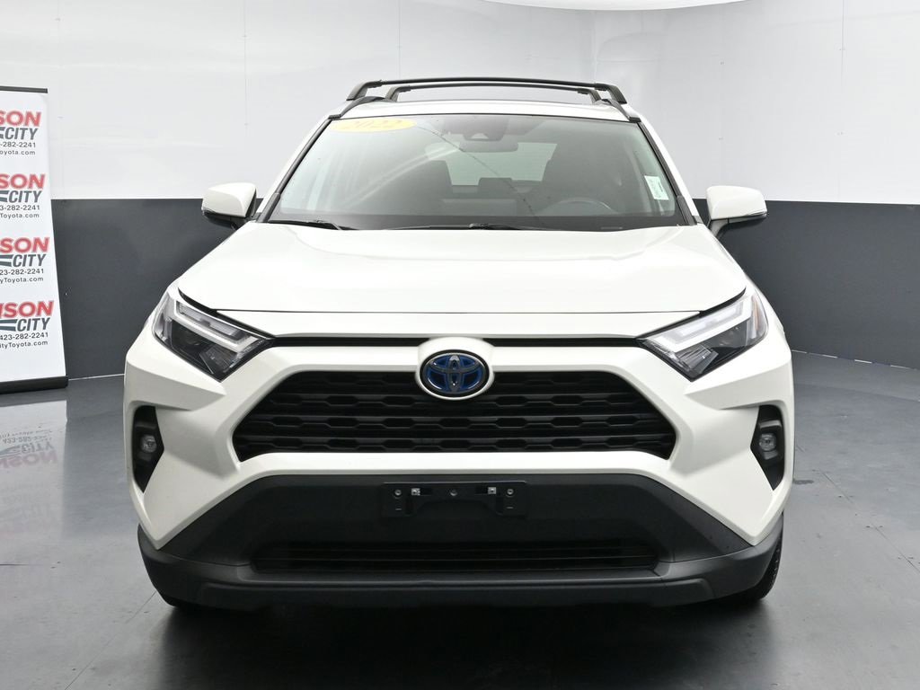Used 2022 Toyota RAV4 XLE Premium image 3