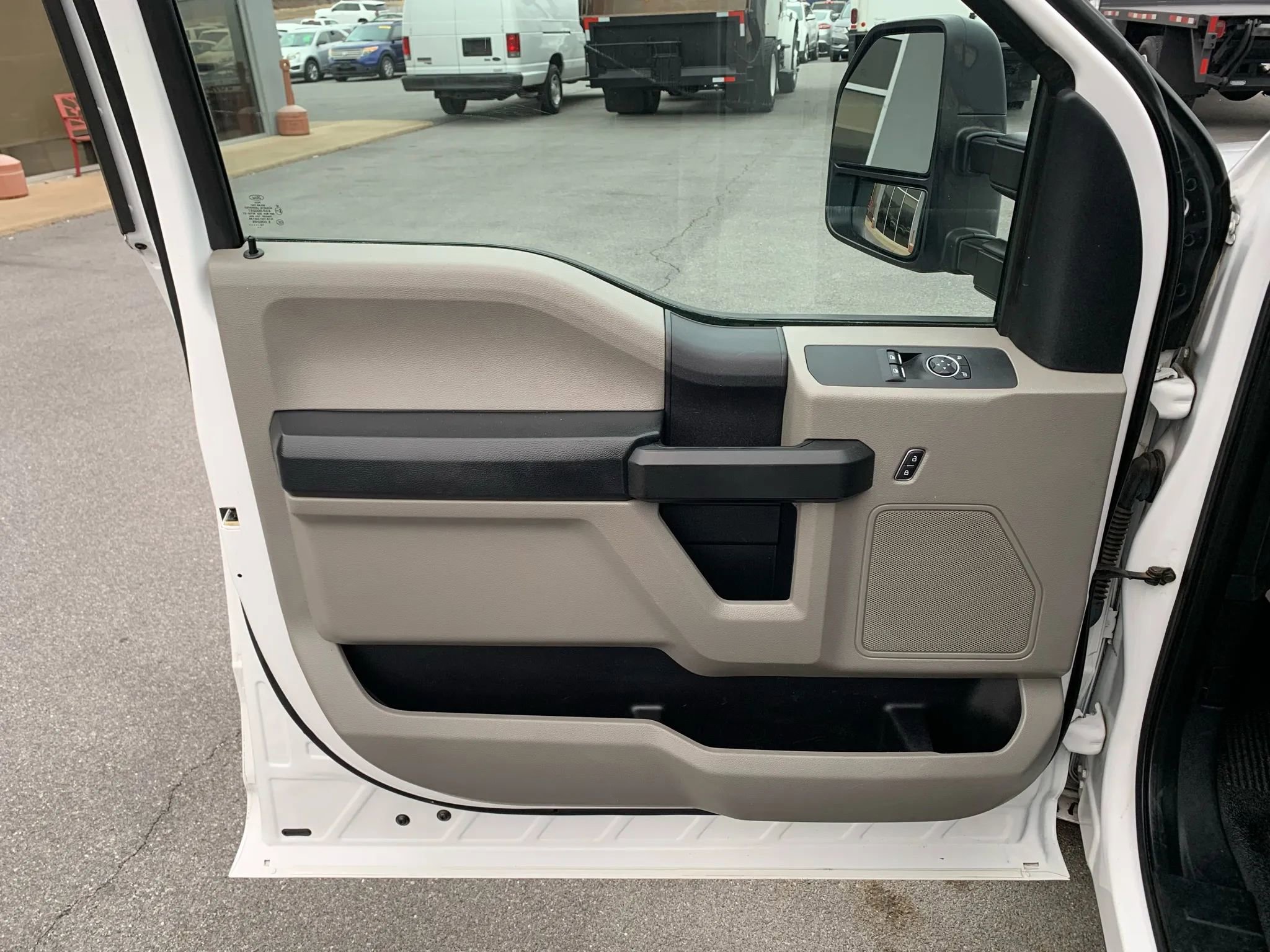 Used 2019 Ford F250 XL w/ Power Equipment Group RWD image 8