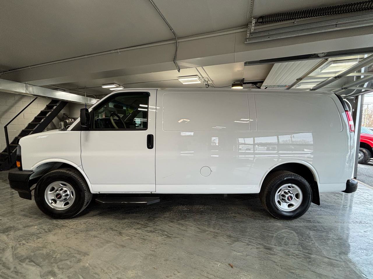 Used 2020 GMC Savana 2500 w/ Driver Convenience Package RWD image 5