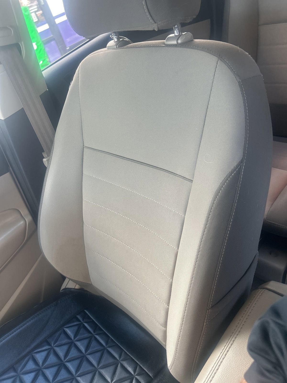Used 2015 Ford Escape SE FWD image 3
