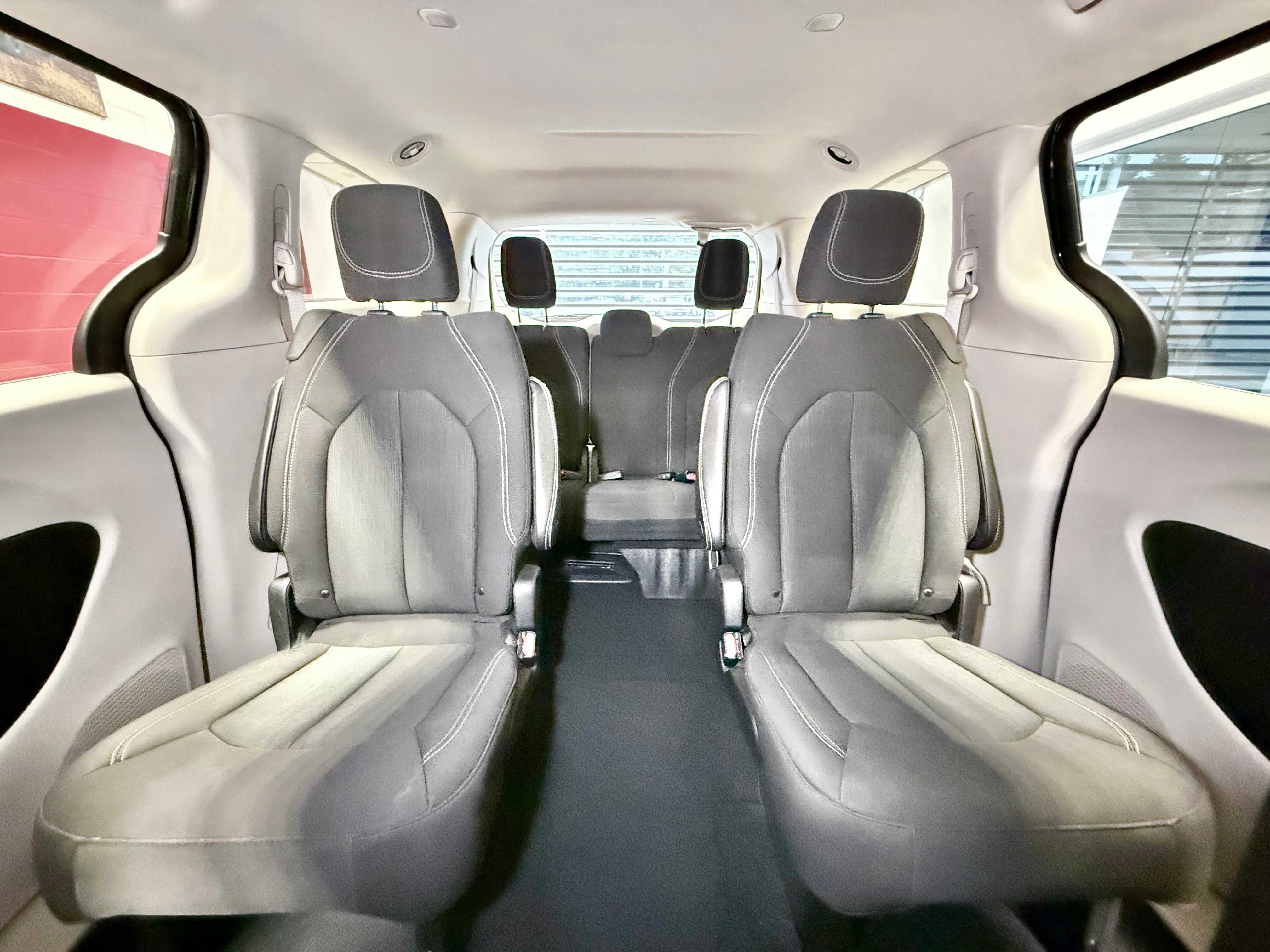 Used 2023 Chrysler Voyager LX FWD image 31