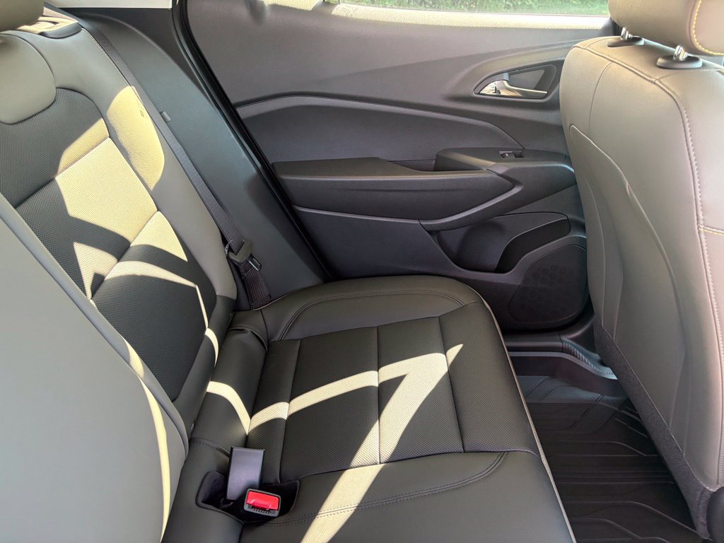 New 2026 Chevrolet Trax ACTIV w/ Sunroof Package FWD image 38