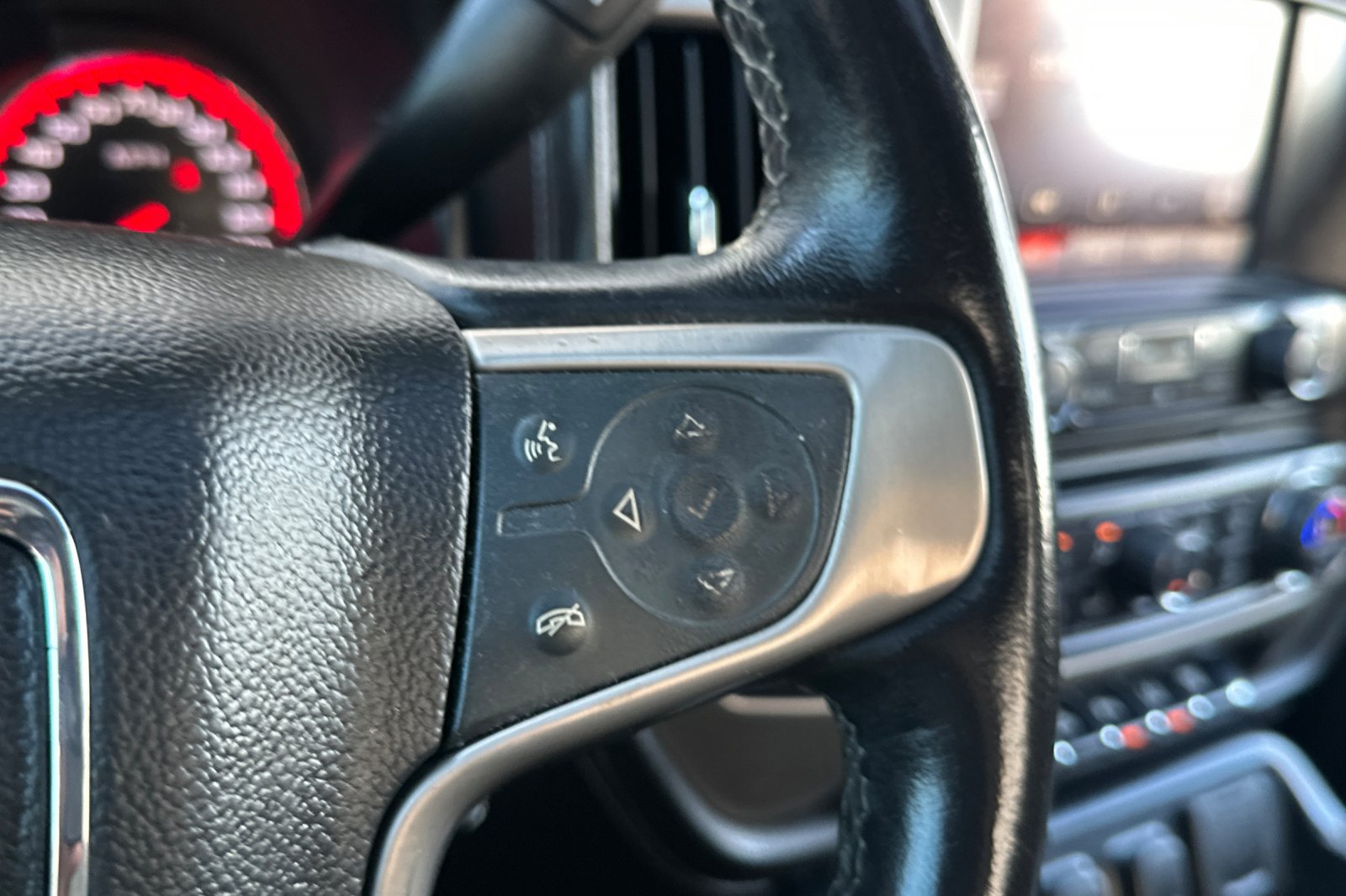 Used 2015 GMC Sierra 2500 Denali w/ Duramax Plus Package AWD/4WD image 36