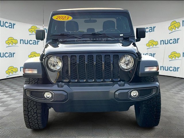 Used 2023 Jeep Gladiator Sport image 3