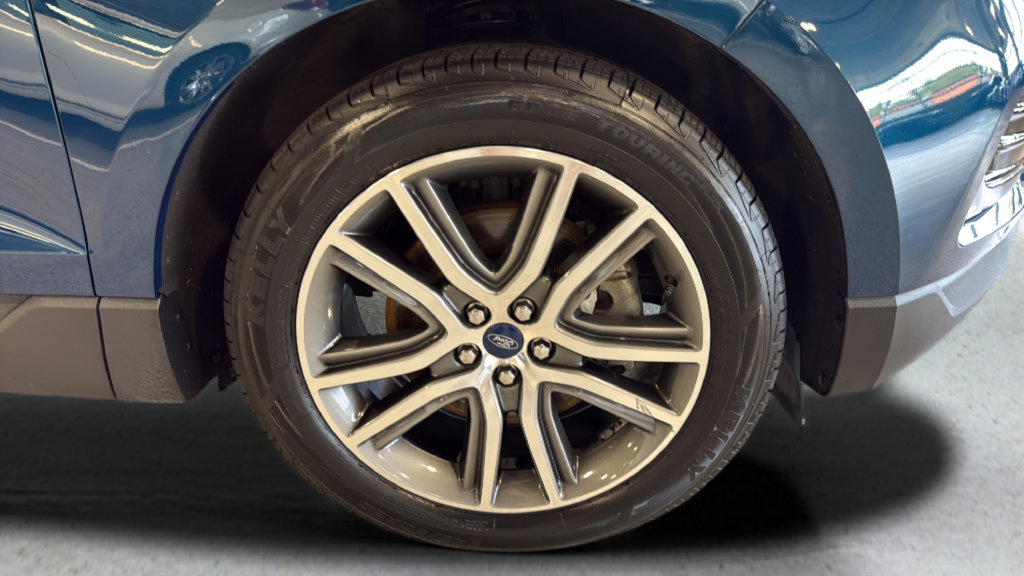 Used 2020 Ford Edge Titanium AWD/4WD image 14