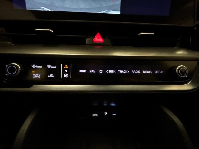 Certified 2025 Kia Sportage EX FWD image 18