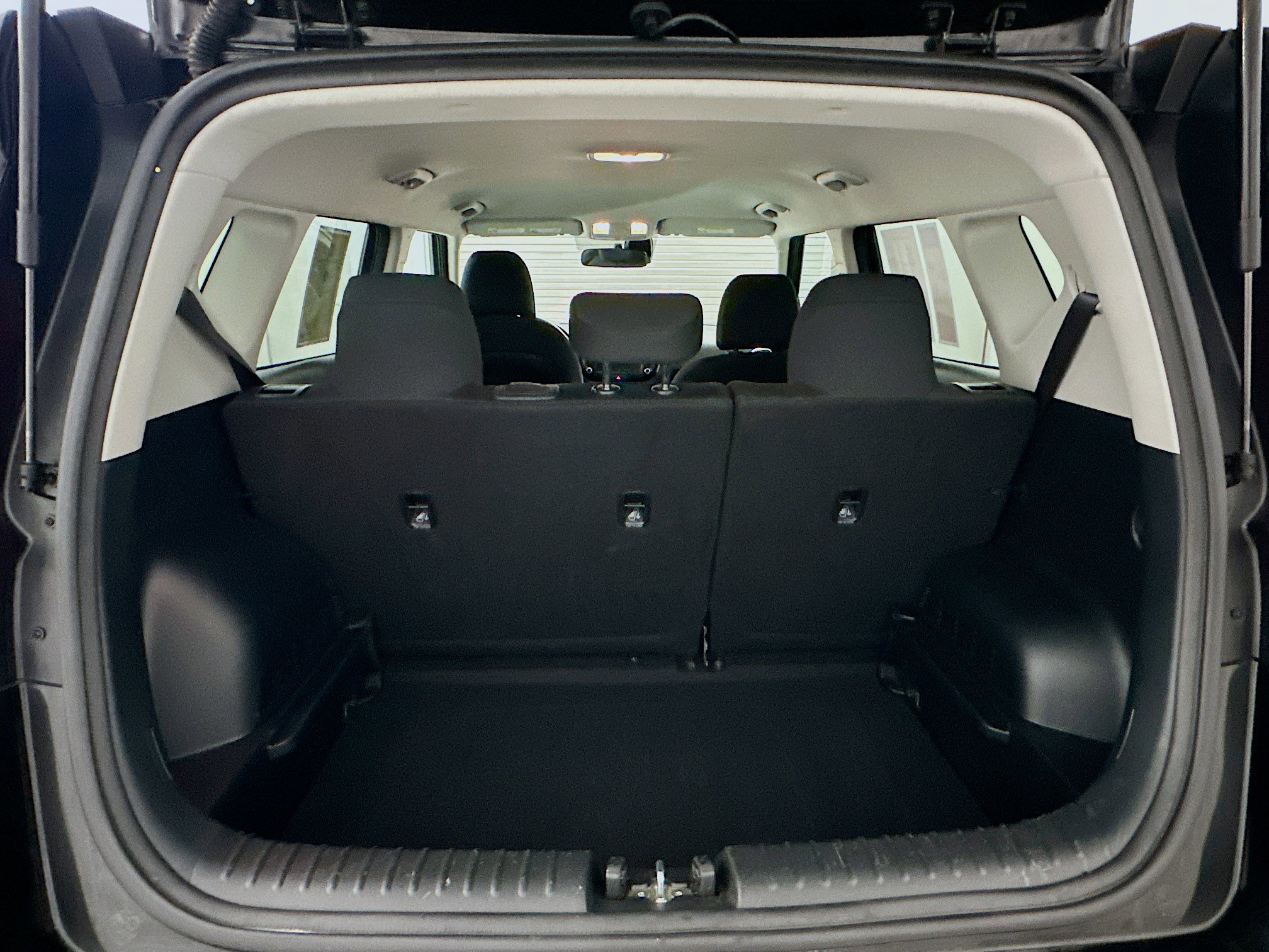 Used 2025 Kia Soul LX w/ LX Technology Package FWD image 29