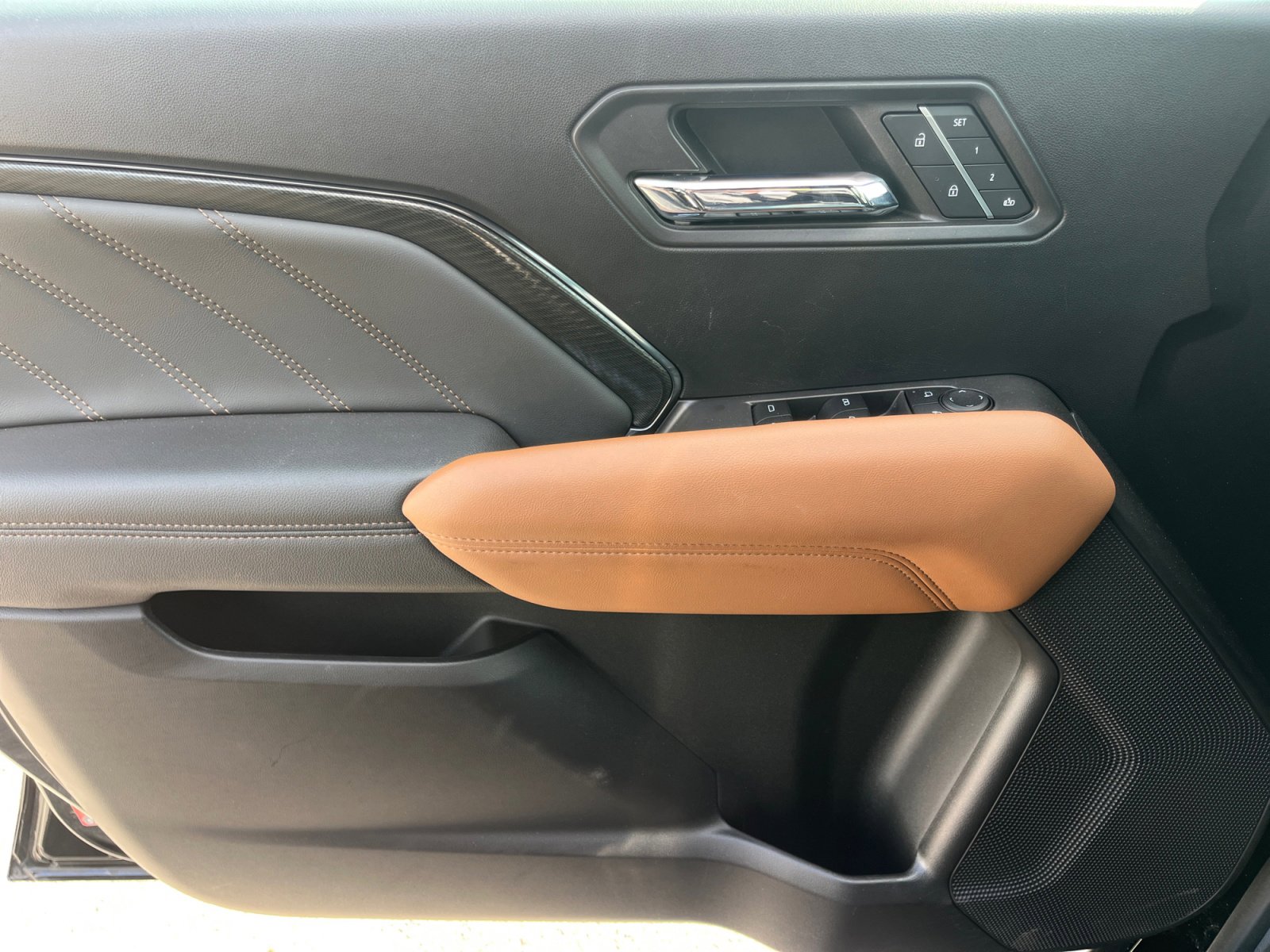 Used 2023 GMC Canyon AT4 w/ AT4 Premium Package image 25