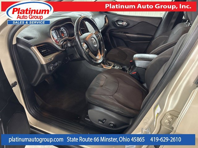 Used 2015 Jeep Cherokee Latitude w/ Comfort/Convenience Group AWD/4WD image 10