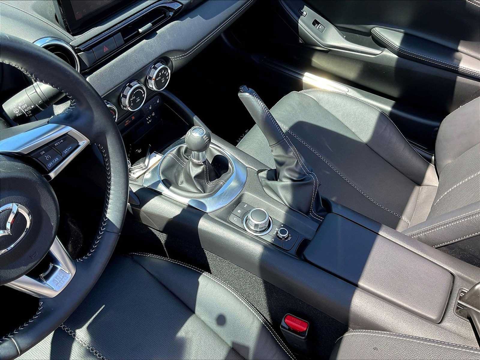 Used 2021 MAZDA MX-5 Miata Grand Touring RWD image 18