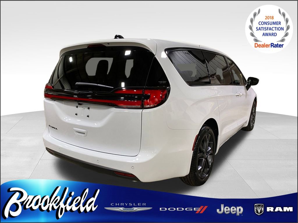 New 2026 Chrysler Pacifica Select image 8