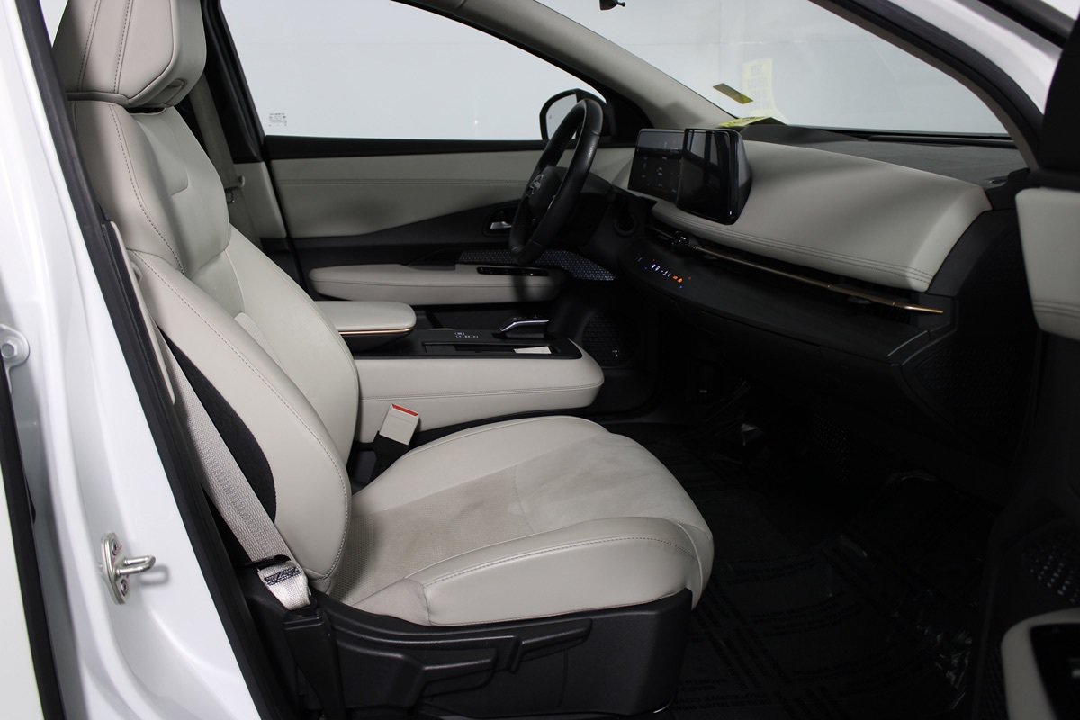 Used 2023 Nissan Ariya FWD image 7