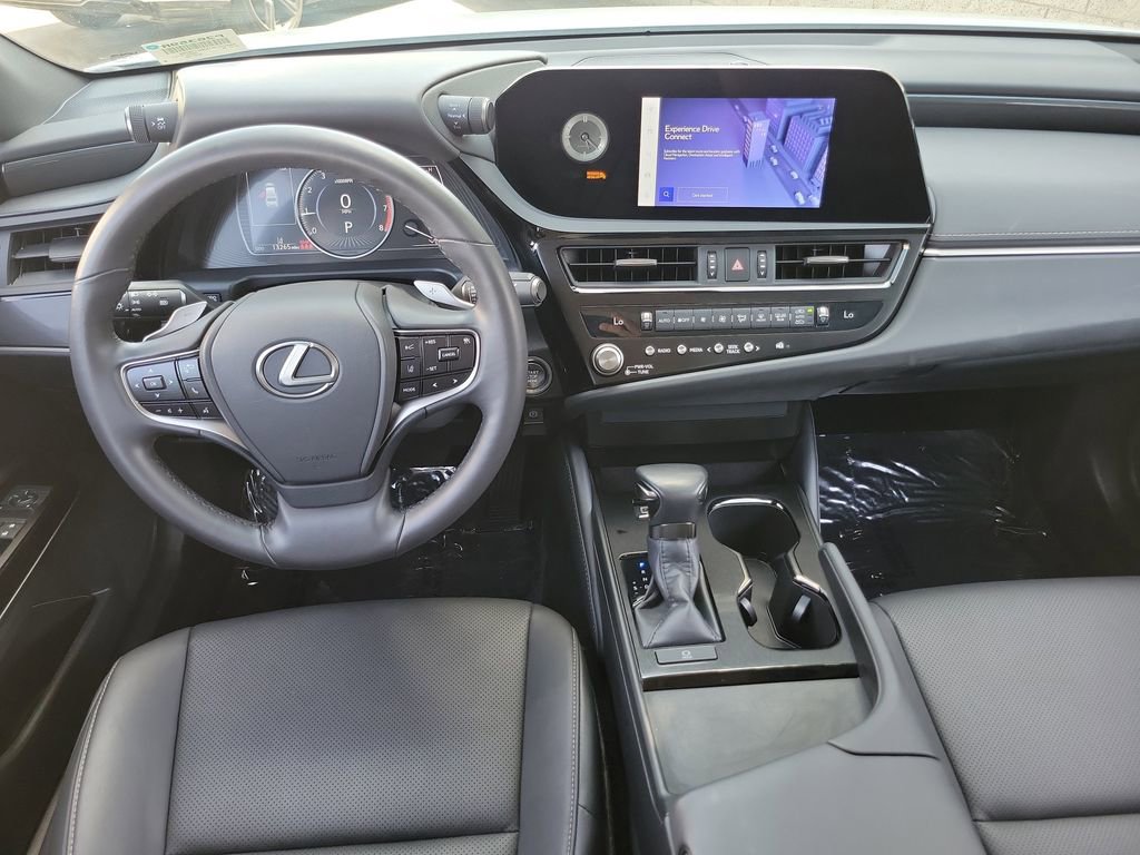 Used 2024 Lexus ES 350 w/ Accessory Package (Z1) FWD image 4