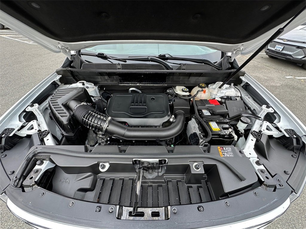 Used 2023 GMC Acadia SLT w/ Preferred Package image 27