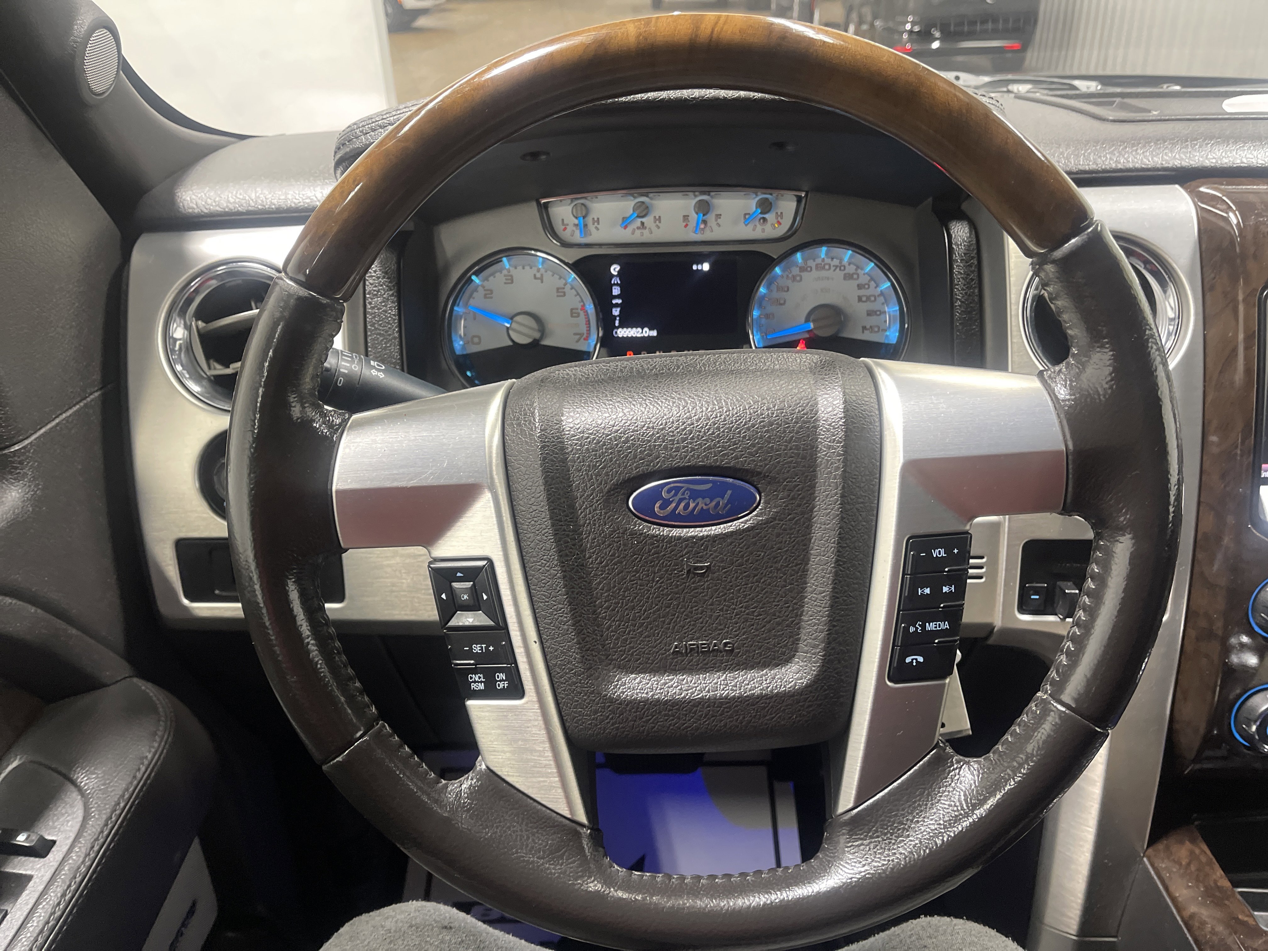 Used 2013 Ford F150 Platinum w/ Max Trailer Tow Pkg image 29