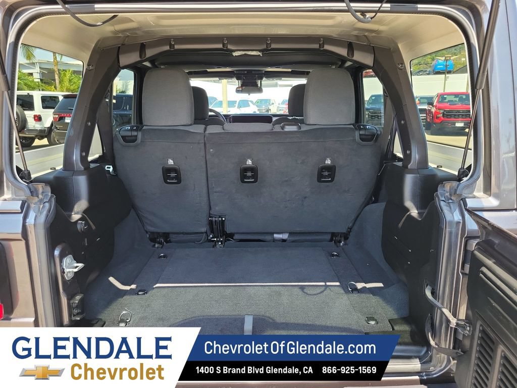 Used 2025 Jeep Wrangler Unlimited Sahara AWD/4WD image 20