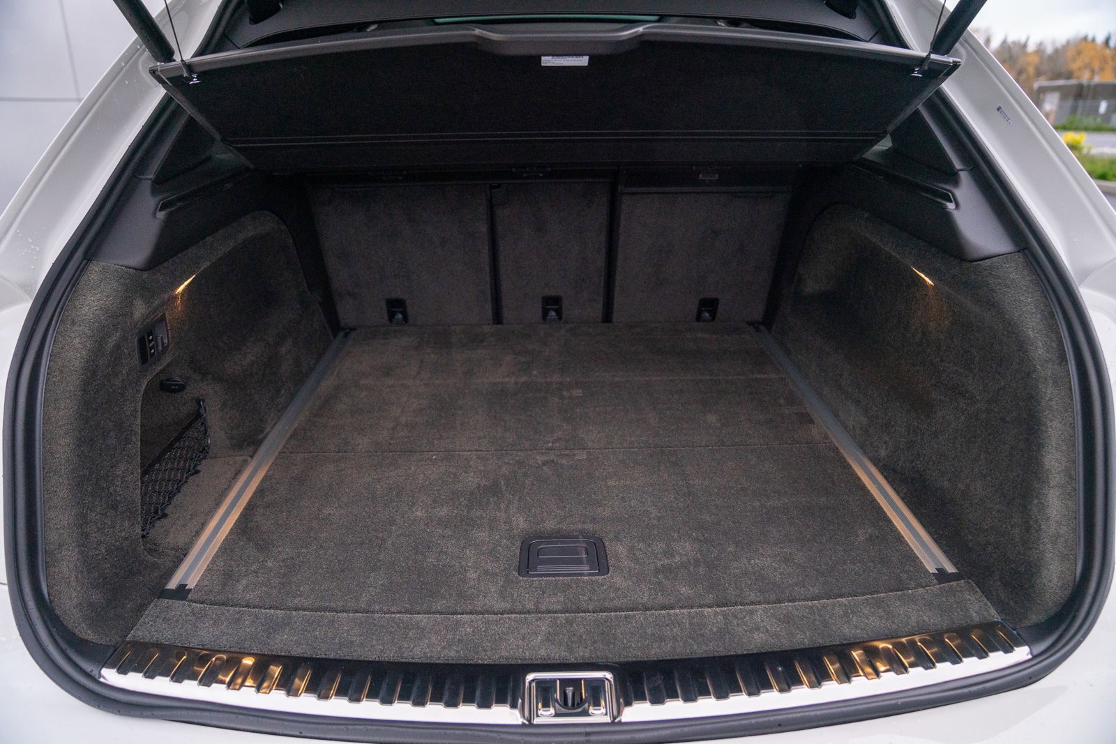 Used 2022 Bentley Bentayga image 29