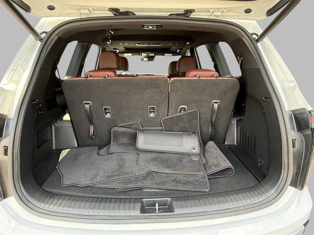 Used 2024 Kia Telluride EX w/ EX Captain's Chair Package image 18