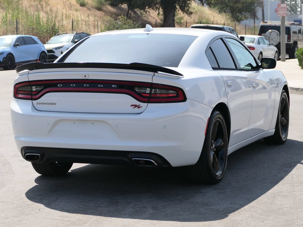 Used 2016 Dodge Charger R/T RWD image 2