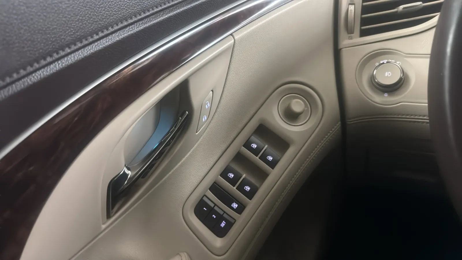 Used 2015 Buick LaCrosse Premium w/ Driver Confidence Package #1 FWD image 16