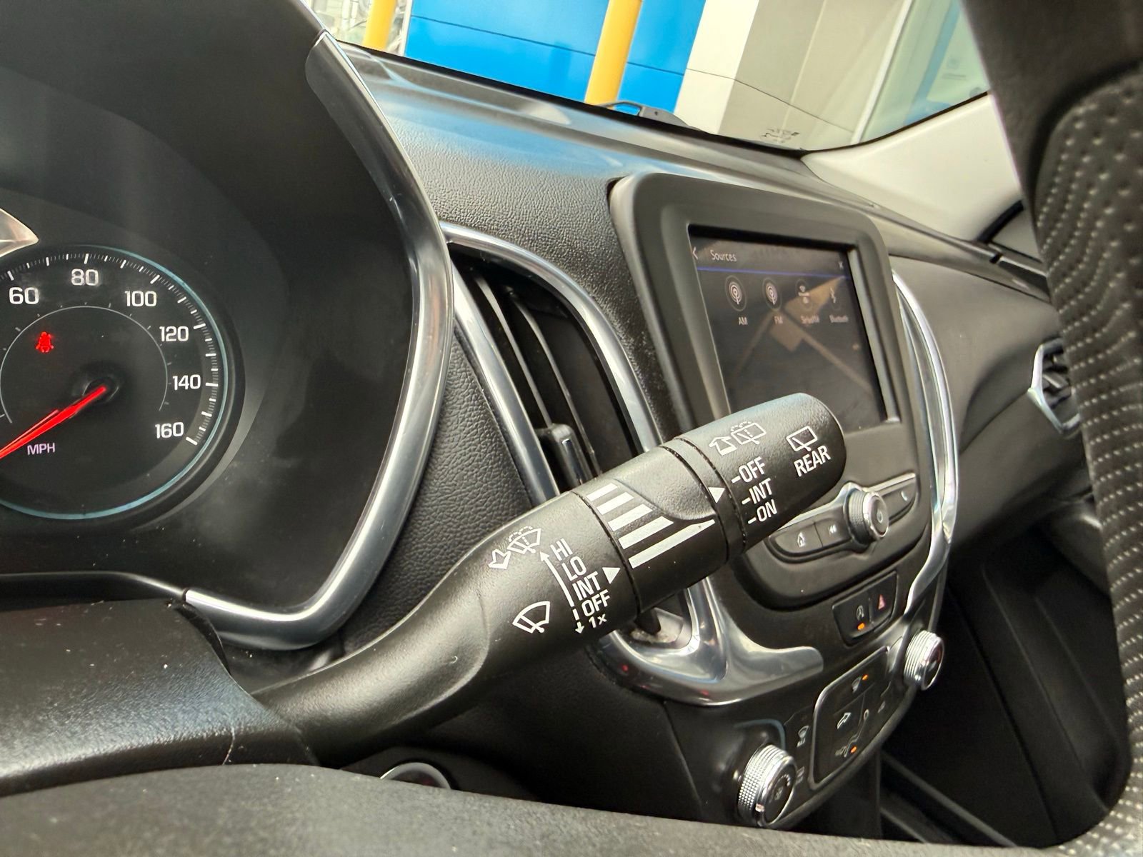 Used 2022 Chevrolet Equinox LT FWD image 30