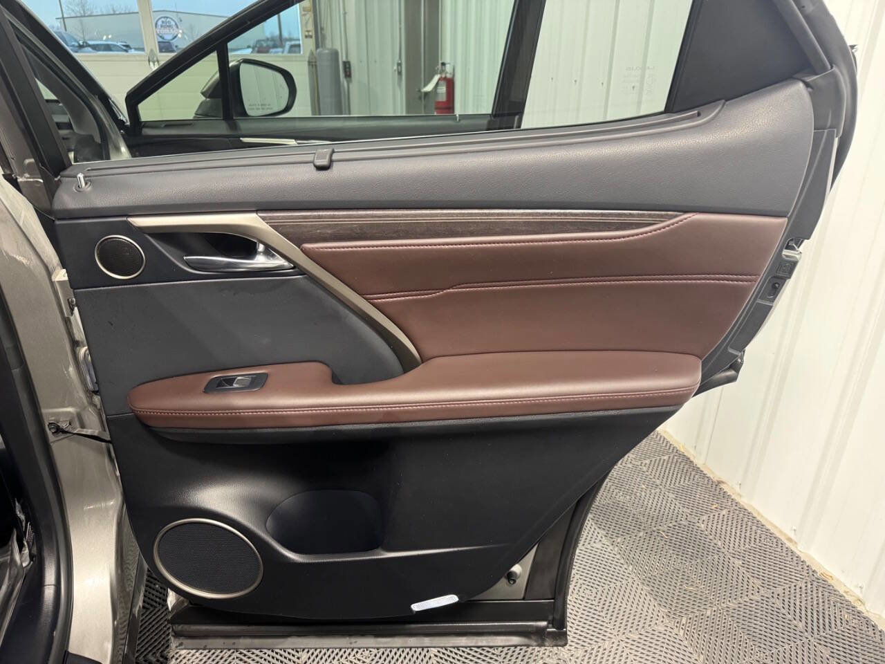 Used 2018 Lexus RX 450hL Luxury w/ Accessory Package image 26