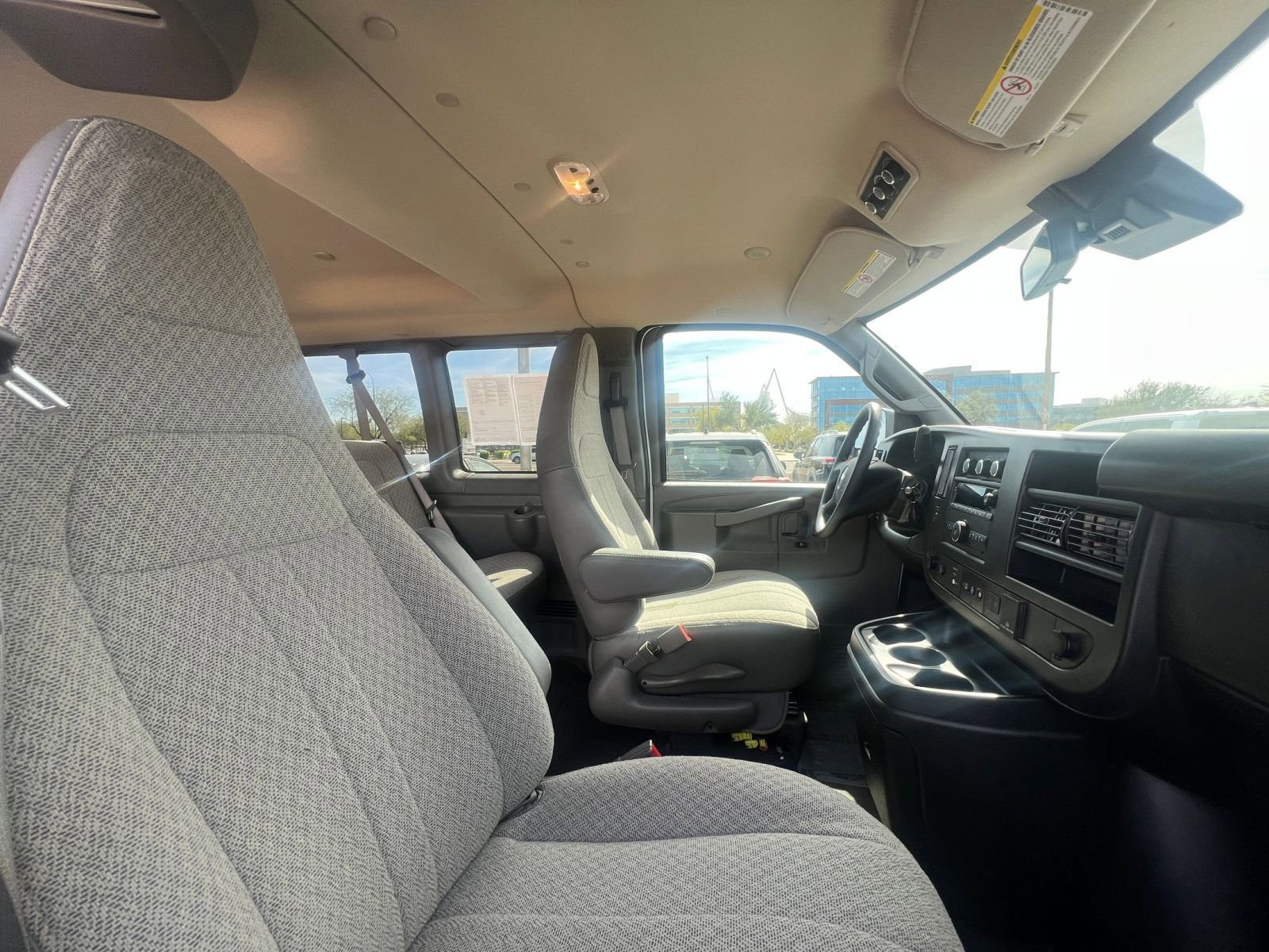 Used 2025 Chevrolet Express 3500 LT w/ LT Preferred Equipment Group image 28