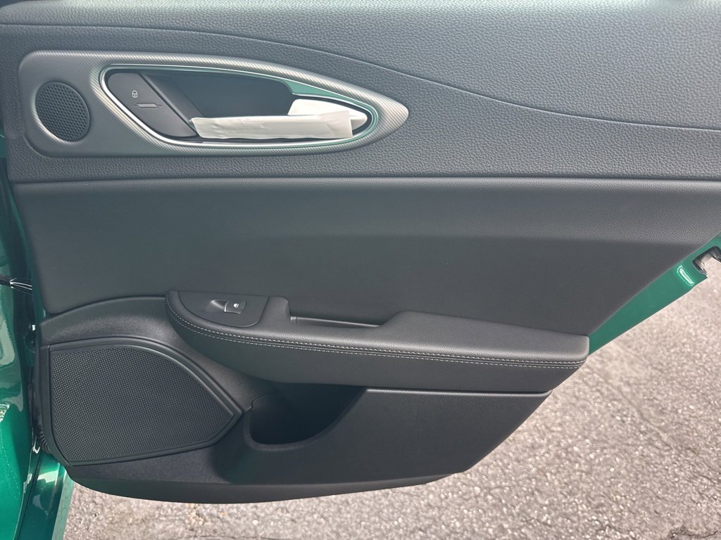 New 2025 Alfa Romeo Giulia AWD w/ Driving Assist Package image 21