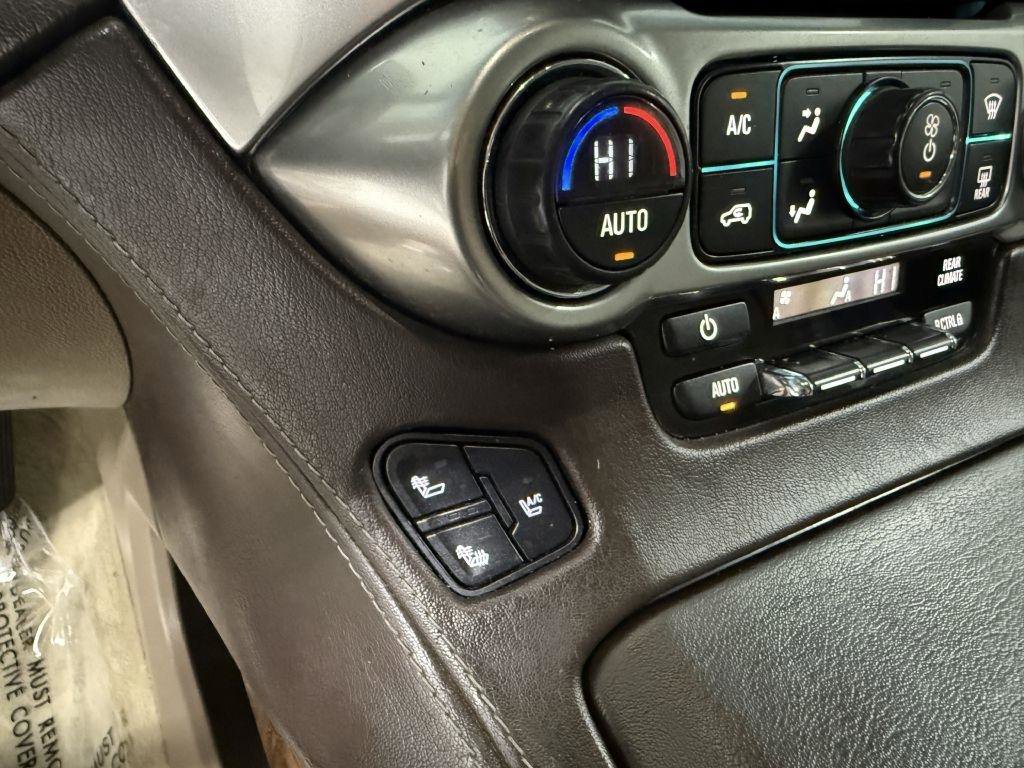 Used 2015 Chevrolet Suburban LTZ image 27