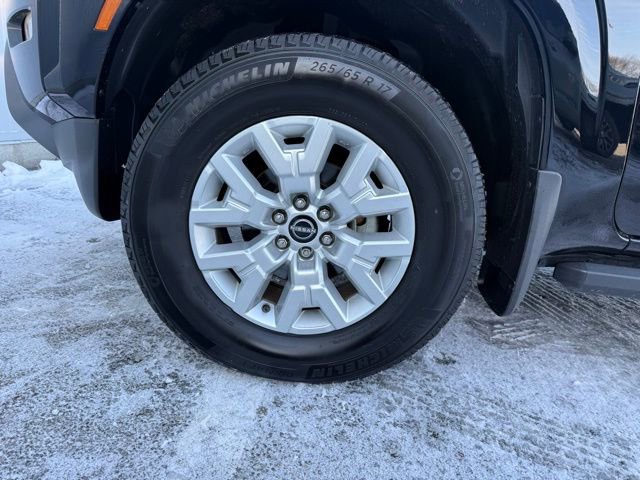 Certified 2024 Nissan Frontier SV w/ Technology Package image 11
