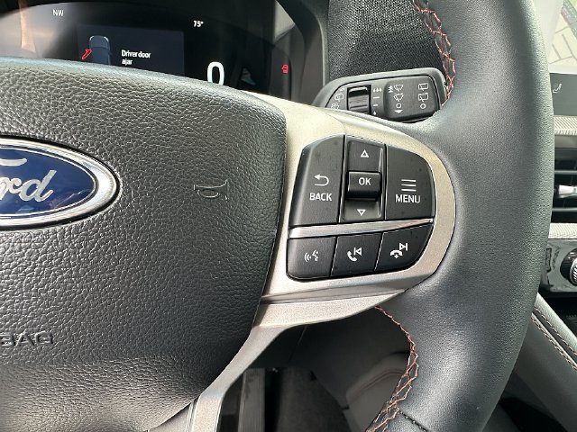 Used 2025 Ford Explorer Active w/ Active Comfort Package AWD/4WD image 26