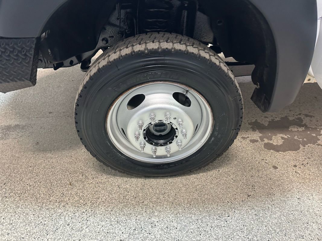 Used 2013 Ford F550 4x4 Crew Cab Super Duty w/ PWR Equipment Group image 26