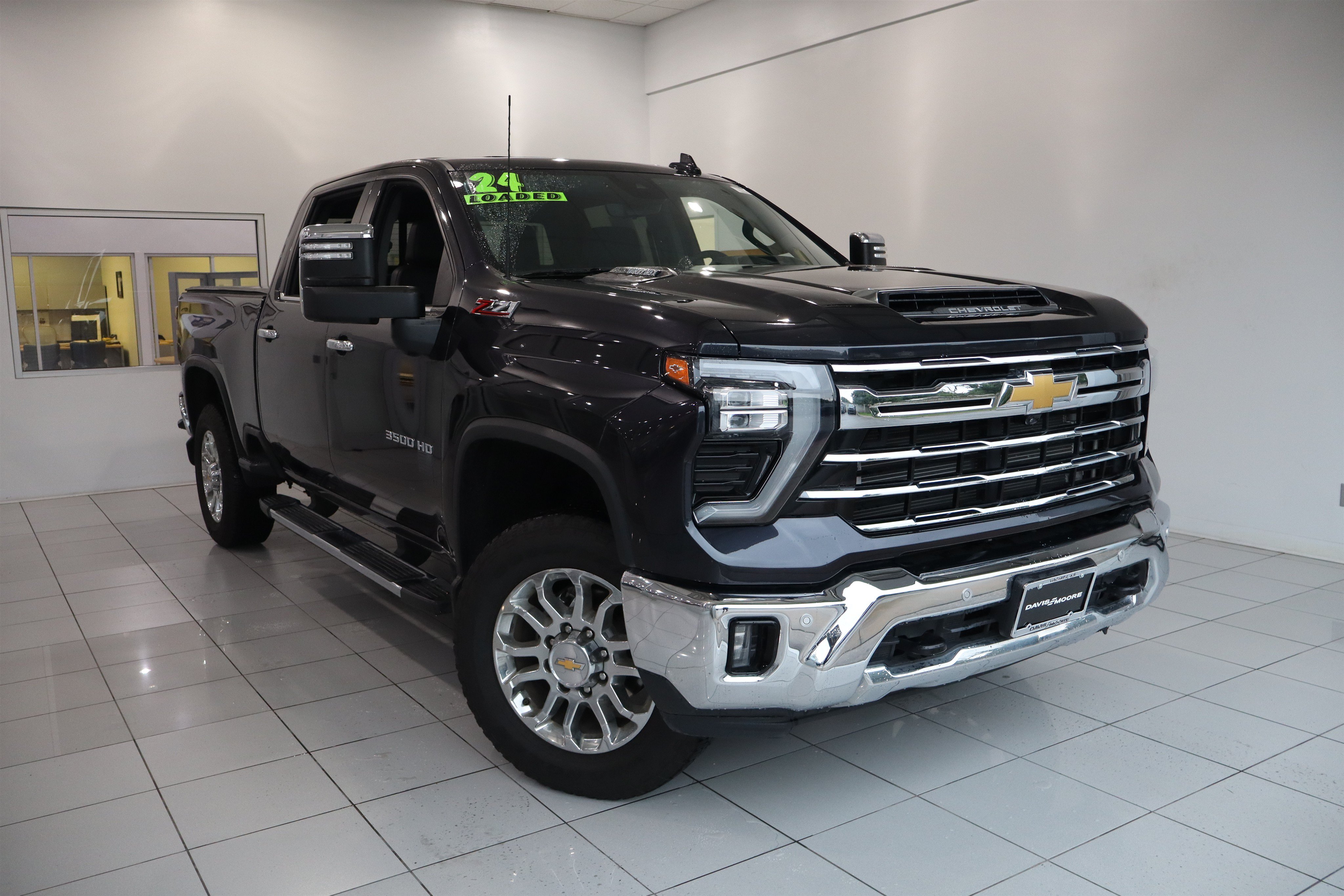 Used 2024 Chevrolet Silverado 3500 LTZ w/ LTZ Premium Package AWD/4WD image 2