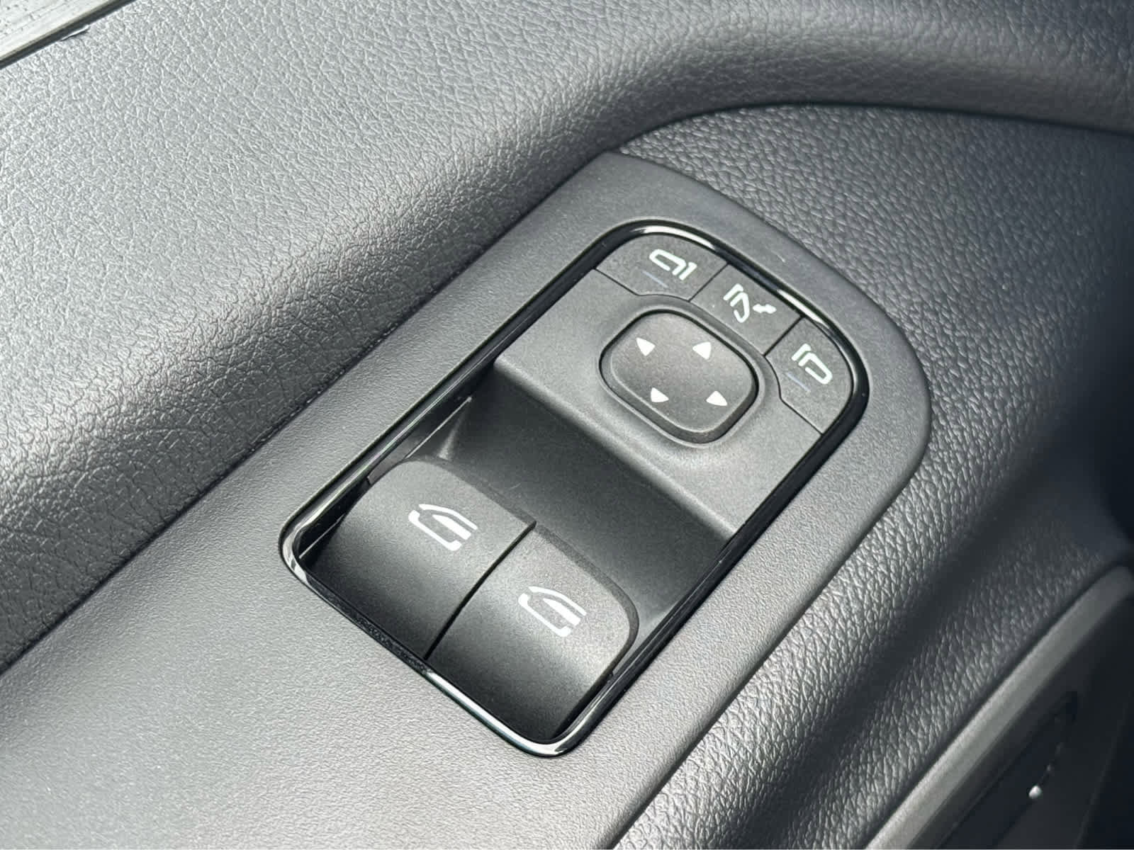 Used 2025 Mercedes-Benz Sprinter 2500 image 17