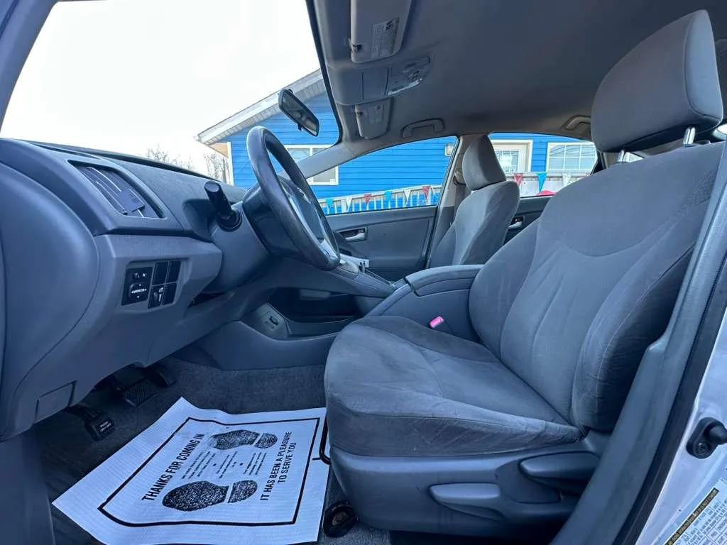 Used 2010 Toyota Prius Five image 9