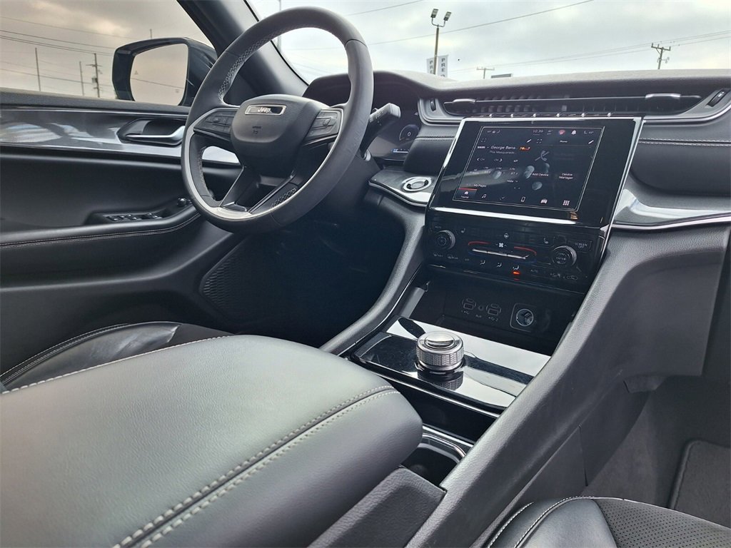 Used 2023 Jeep Grand Cherokee L Laredo image 27