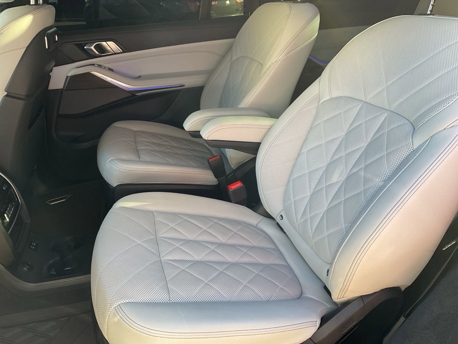 Used 2023 BMW X7 xDrive40i w/ Dynamic Handling Package image 25