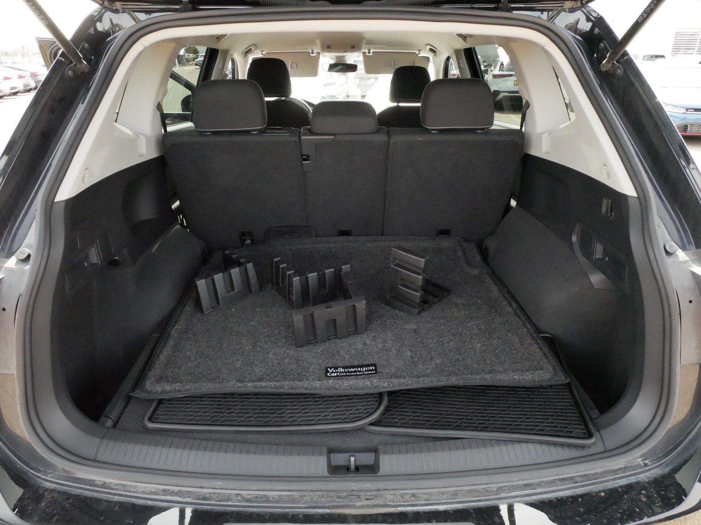 Certified 2024 Volkswagen Tiguan S image 18