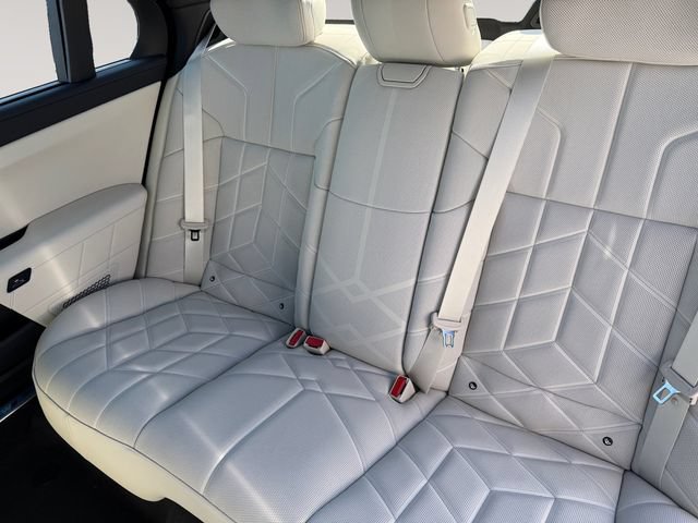 New 2026 BMW 750e xDrive w/ Executive Package AWD/4WD image 13